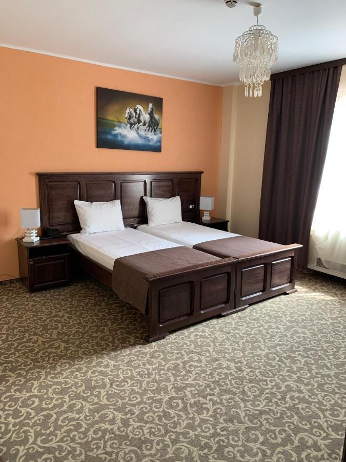 Laura Holiday Hotel Braila Luaran gambar