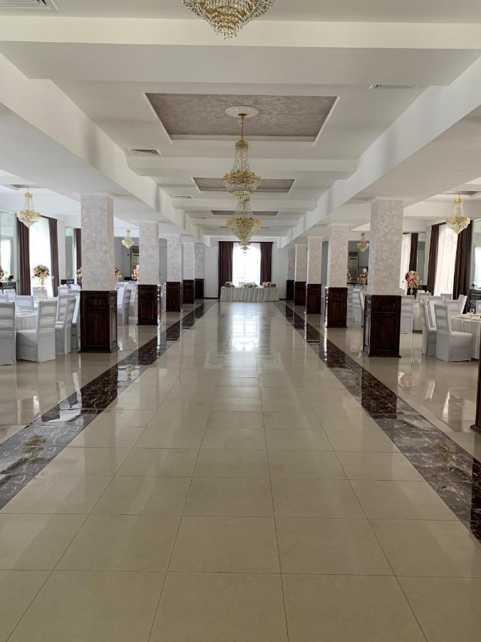 Laura Holiday Hotel Braila Luaran gambar